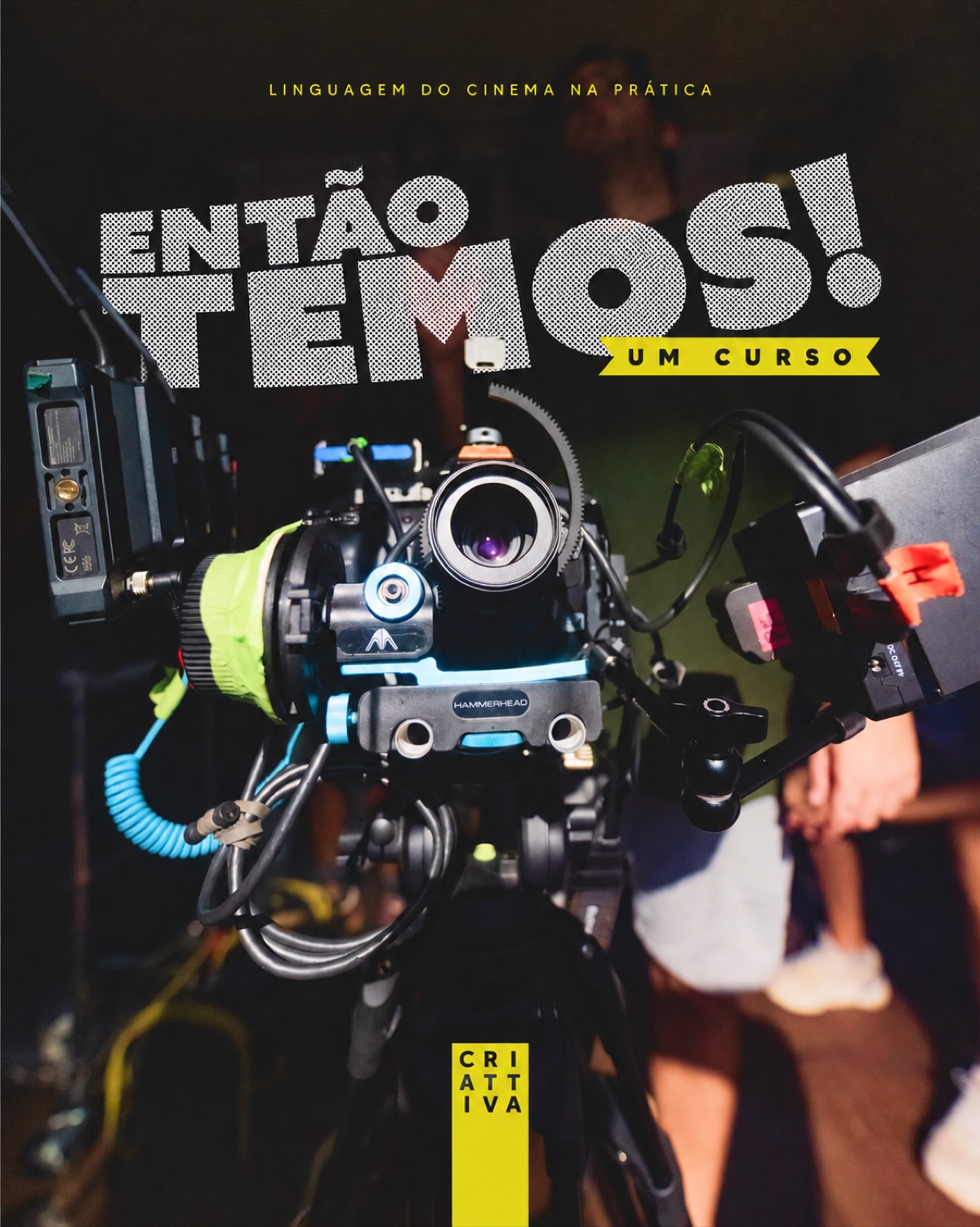 Câmera com rig e follow focus