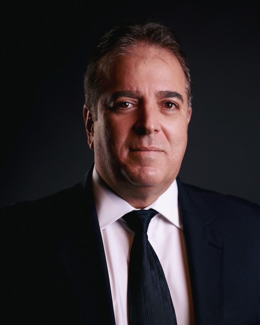 Retrato corporativo de homem de terno